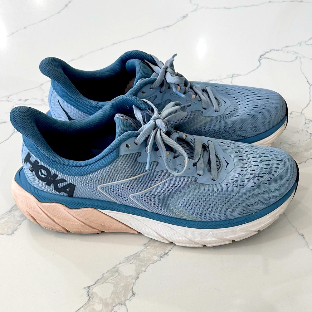 Women’s Hoka One One Anahi 5 Sneakers Size 8
